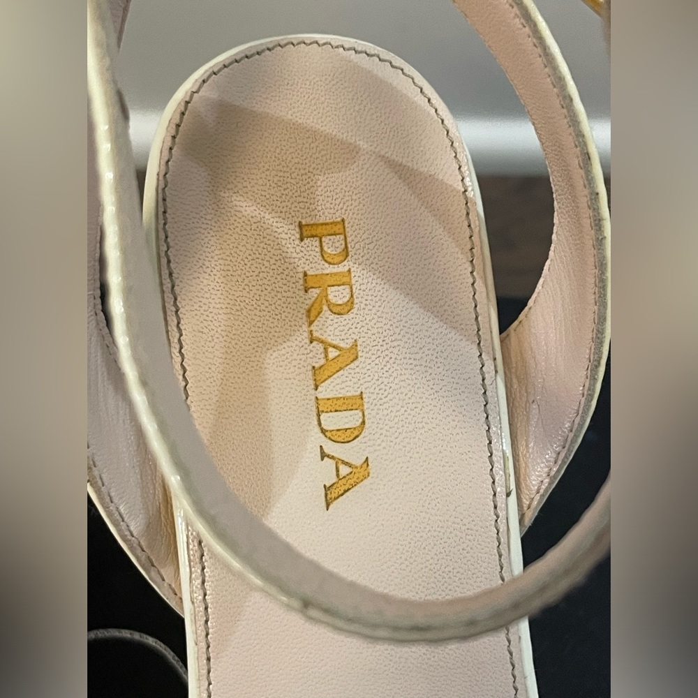 PRADA VERNICE BIANCO-QUARZO PATENT LEATHER OMBRE SANDALS SIZE 38.5 - Picture 12 of 16